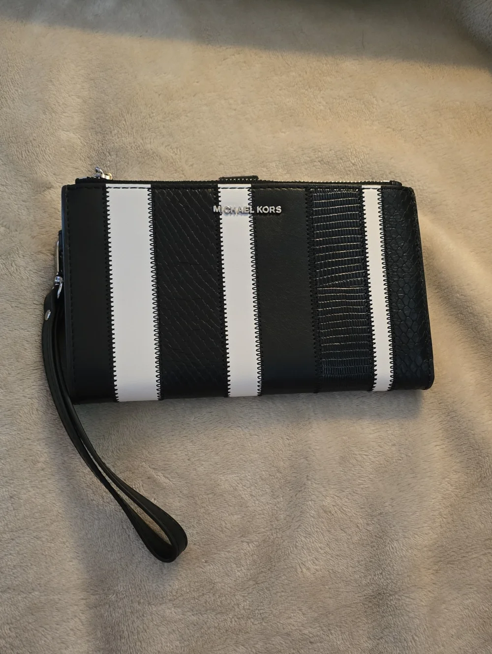 New Michael Kors Black & White Striped Wristlet Wallet